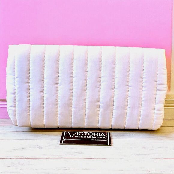 Victoria Needlework Vintage 70's White Quilted Clutch Bag New - Picture 3 of 14